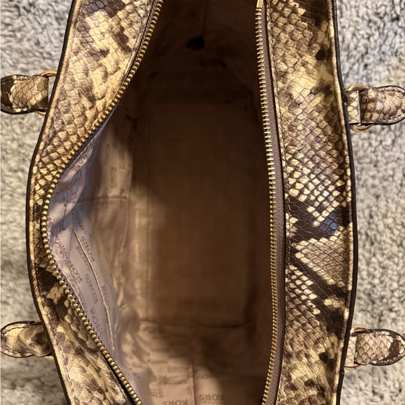 Michael Kors Snake Print handbag/crossbody - Picture 10 of 13
